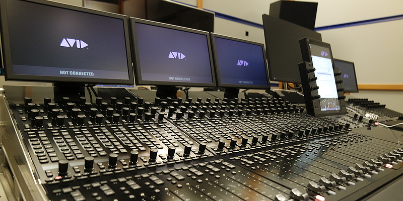 Avid S6 M40 operating panel