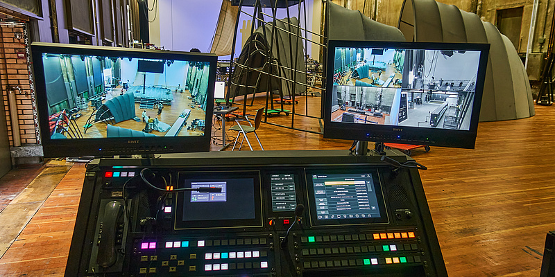 Mobile stage management console